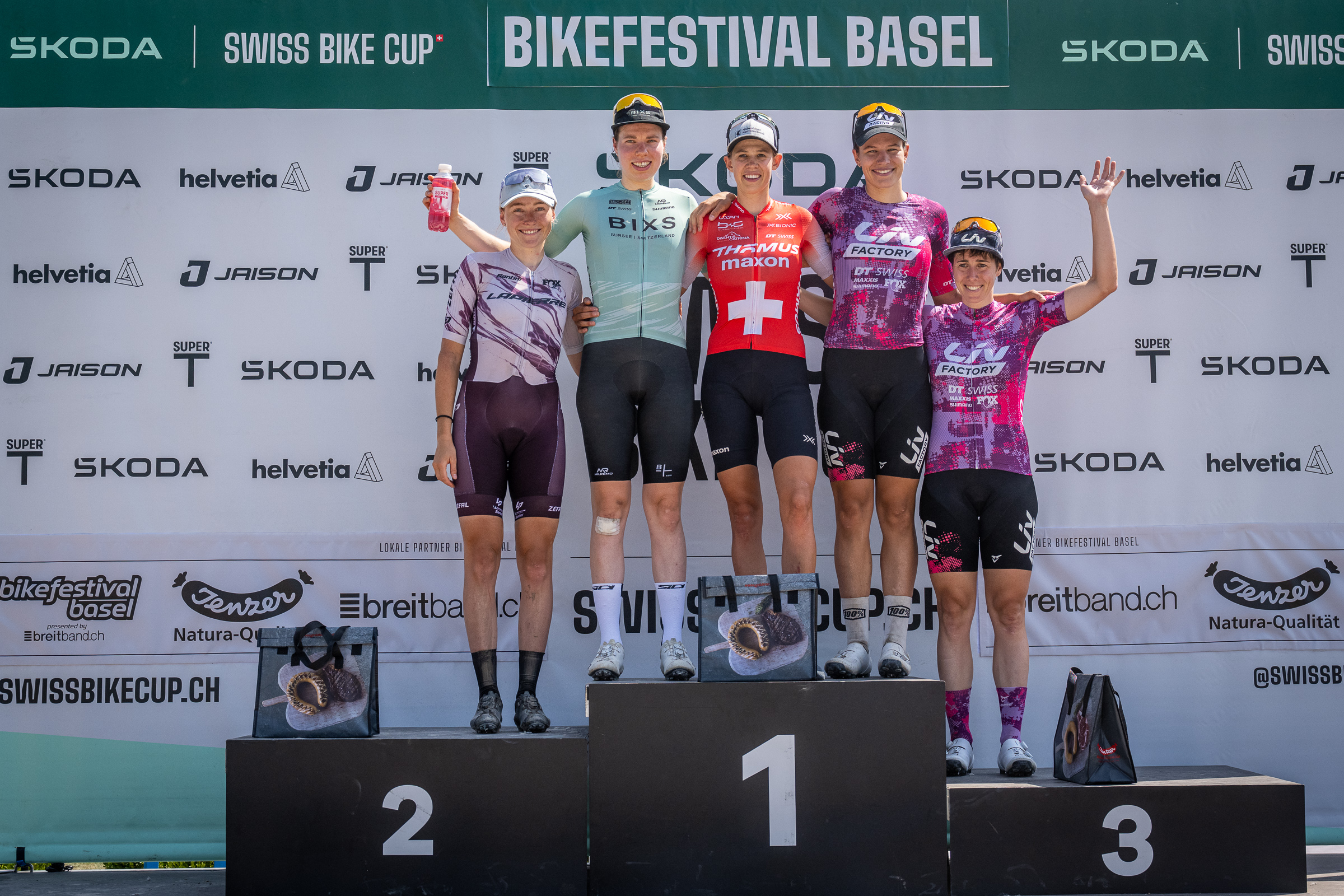 vl. Noëlle Buri, Seraina Leugger, Alessandra Keller, Ronja Blöchlinger & Linda Indergand.