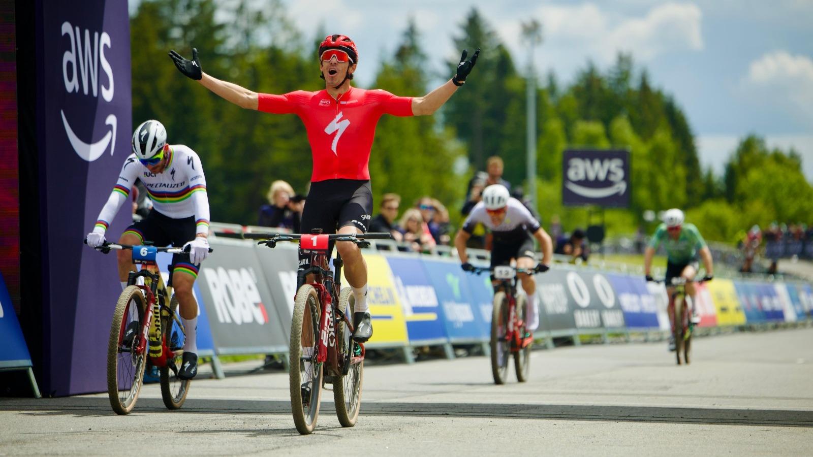 Blevins schreibt beim Short Track in Nové Město Geschichte | Ride MTB