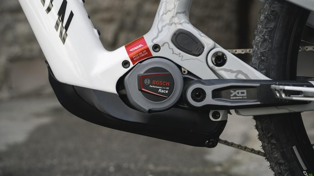 Canyon Strive:ON mit Bosch CX Race Motor