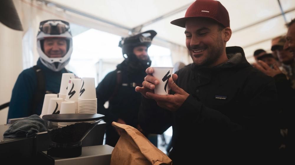 Noch ein Koffein-Kick vor der Nachmittagsetappe.
