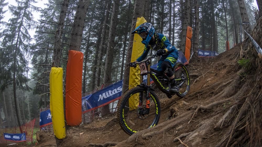 Emilie Siegenthaler wird Dritte im DH von Lenzerheide 2019