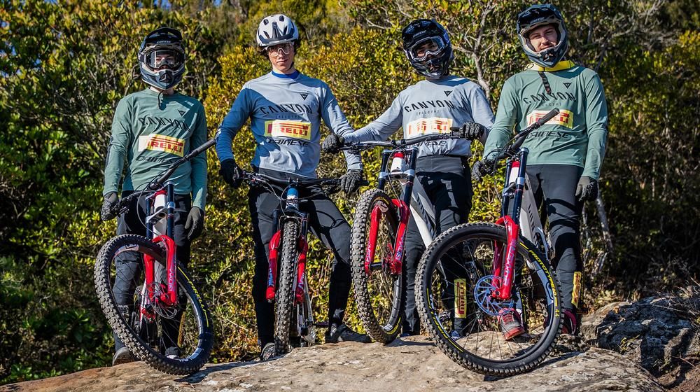Canyon Cllctv Pirelli Downhill Team 2022