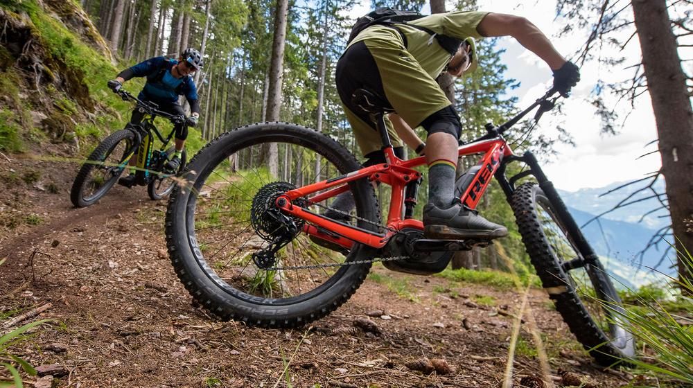 Serpentine mit E-Mountainbike