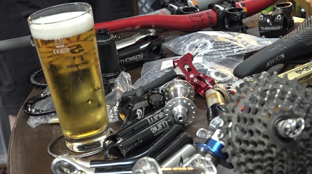 Pizzacup Teilchenbeschleuniger Mountainbike Flohmarkt