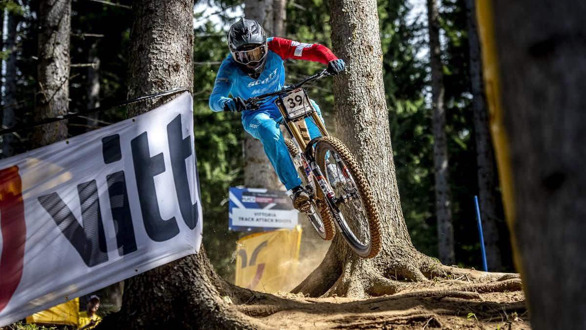 Yannick Bächler bei Scott Downhill Factory Team