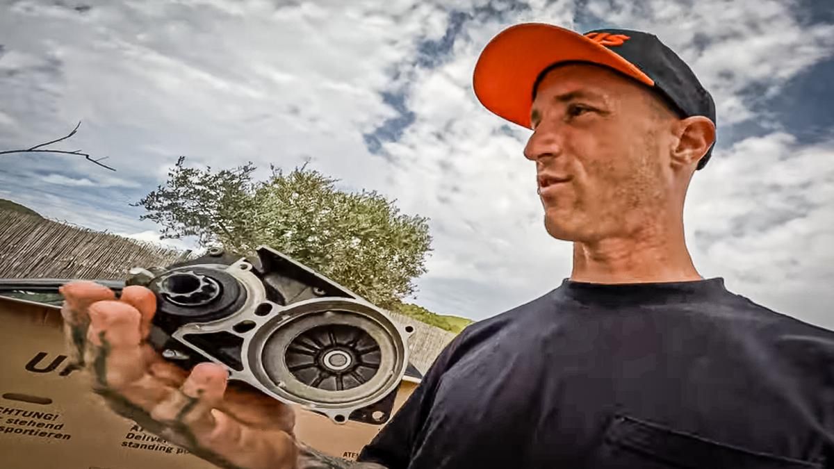 Johannes Fischi Fischbach Downhill Mountainike E-Bike 