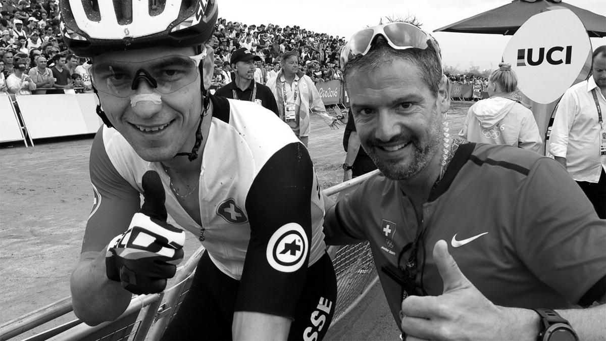 Nino Schurter mit Frank Holfeld bein den Olympischen Spielen in Rio