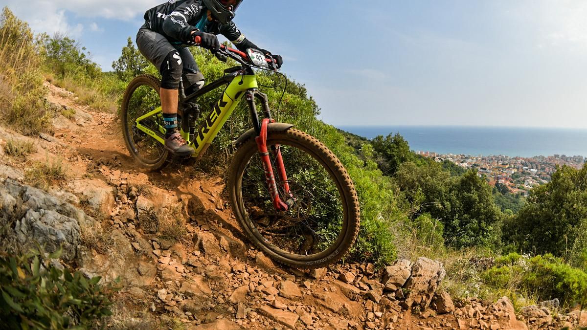 Moseley und Vouilloz gewinnen EWS-E in Pietra Ligure 2020