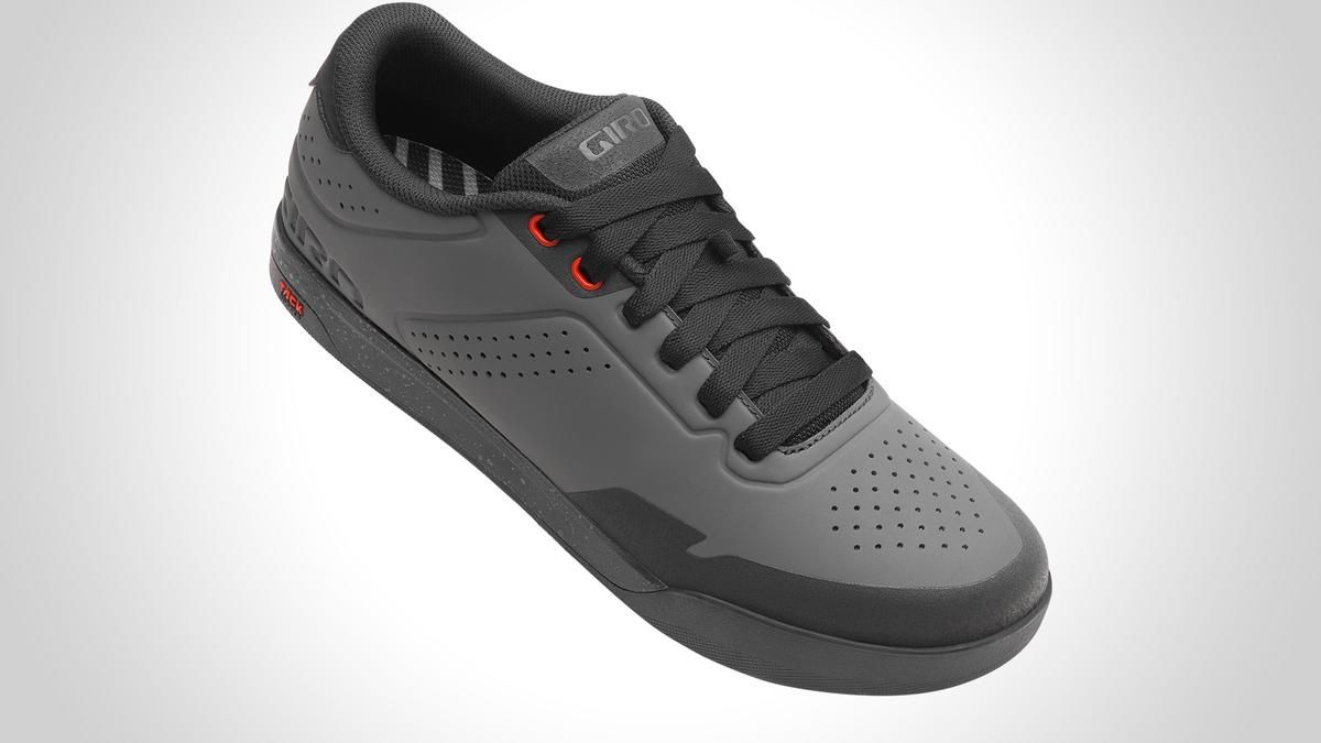 Giro bringt Flatpedal-Schuh Latch