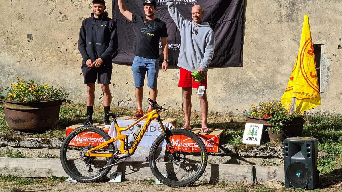 Schweizer Doppelsieg am Enduro Jura 2020