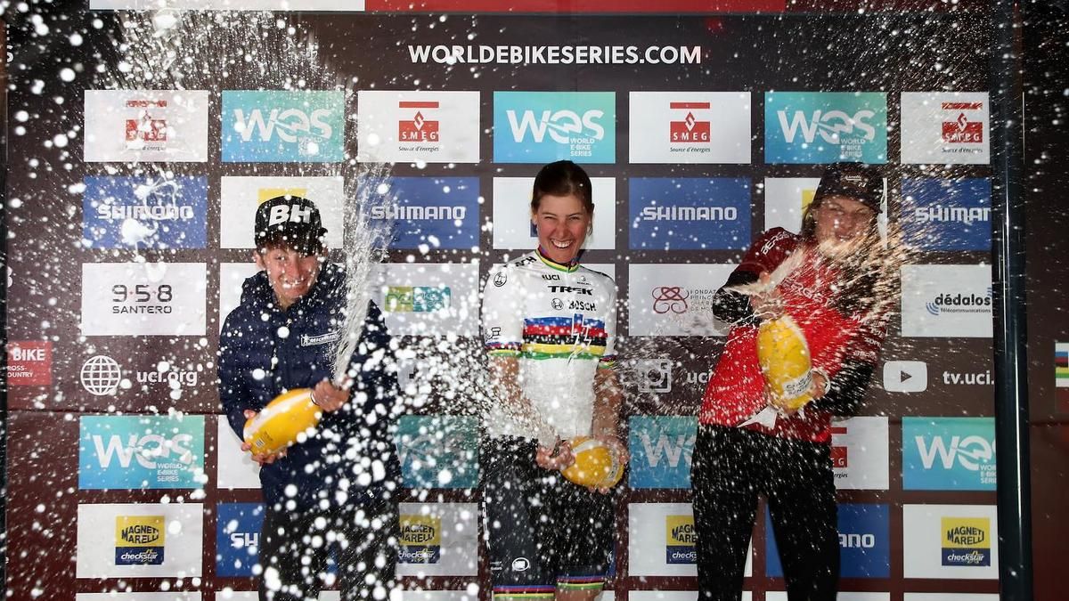 Nathalie Schneitter gewinnt E-MTB WC Monaco 2020