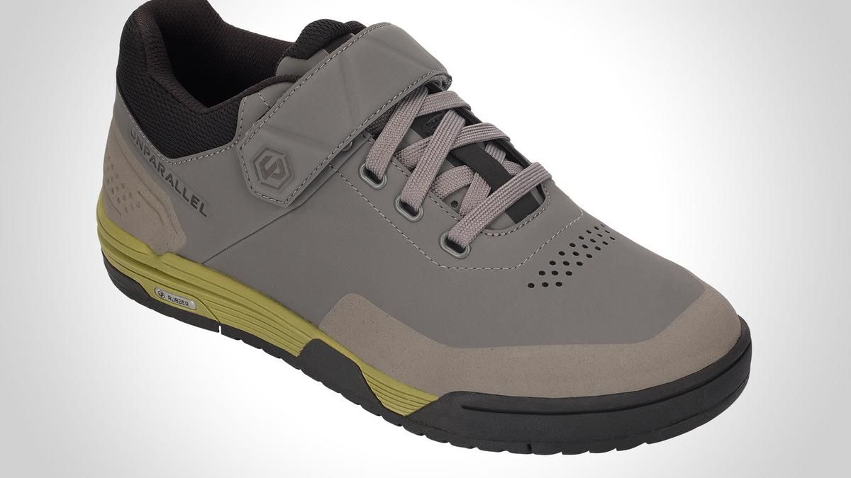 unparallel schuhe 2022