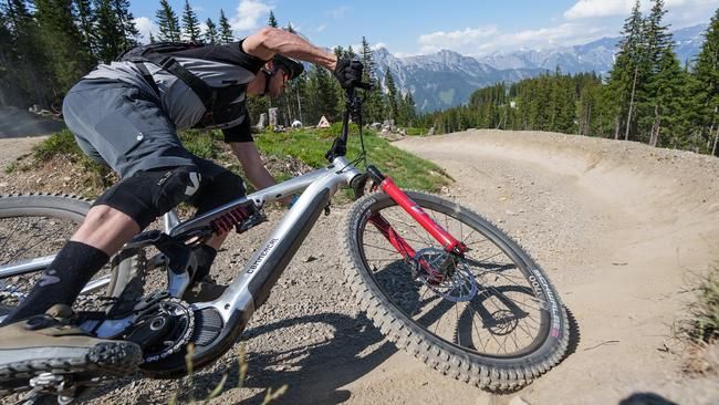 Einfache Bikepark-Strecken sind nicht das bevorzugte Terrain des Tacky Chan, kann er aber auch.