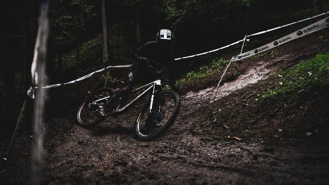 Der anhaltend starke Regen machte die Trails zur Rutschpartie.