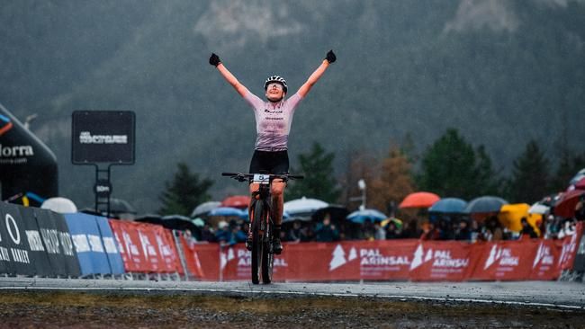 In den Saisons 22 und 23 feierte Buri drei Weltcupsiege im Cross Country. ©Jan Cadosch