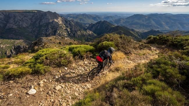 Der Mont Caroux bietet eine Vielzahl an tollen Trails, die am Epic Enduro unter die Stollen genommen werden. ©Maixent Collado