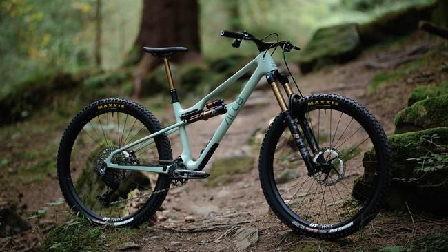 Arc8 Extra Air in Sage Green