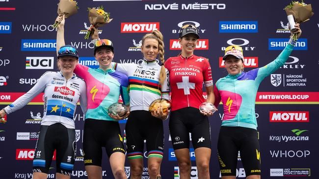 1. Pauline Ferrand-Prévot, 2. Haley Batten (USA), 3. Alessandra Keller (SUI)