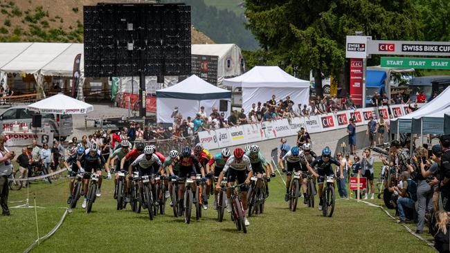 Start in das Elite-Rennen der Männer.
