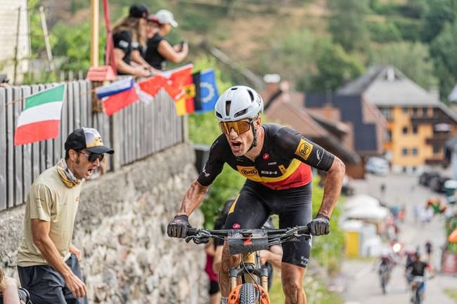 Wout Alleman siegt knapp vor Valero.