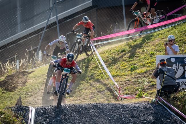 Sirin Städler fliegt dem U23-Feld voraus.