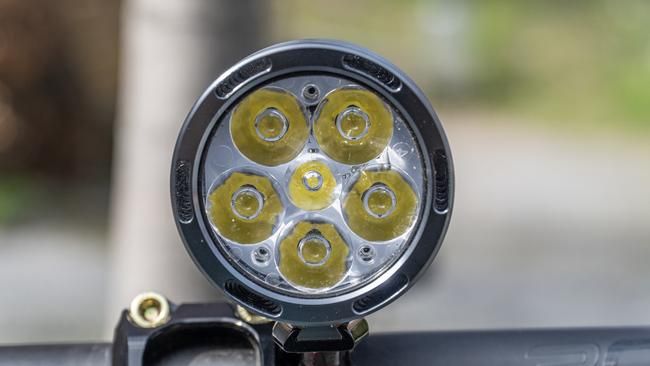 Wie der Name Sixpack schon andeutet, verfügt der Scheinwerfer über sechs LEDs.