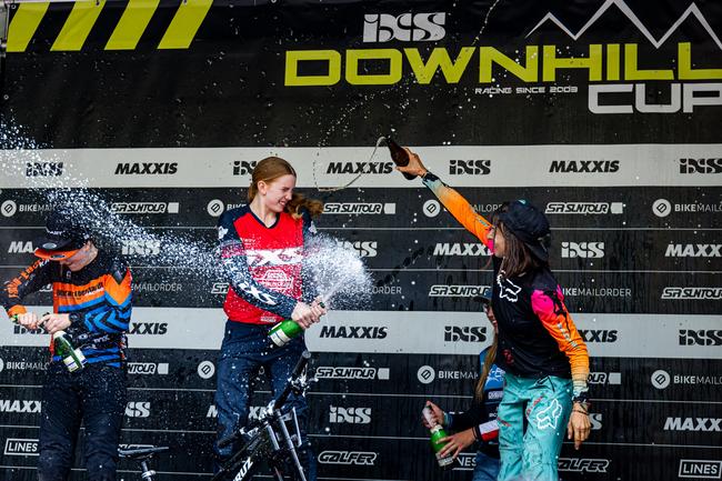 Podium Frauen.
