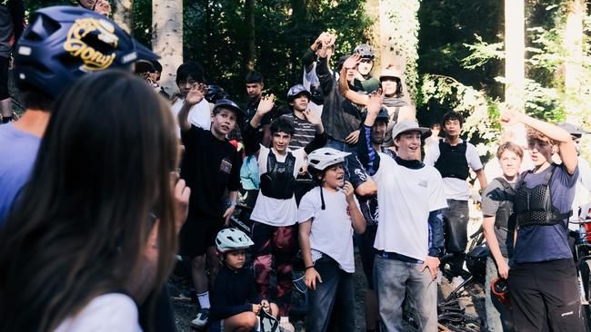 Auffällig viele junge Ripper sind mittendrin, statt nur dabei.