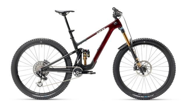 Yeti MT in Redrum.