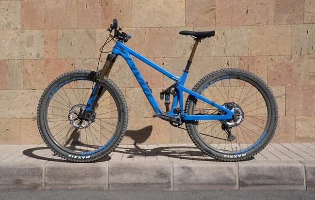 Pivot Switchblade 2020