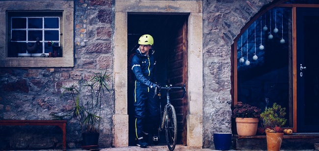 Dirtlej Bureau Suit