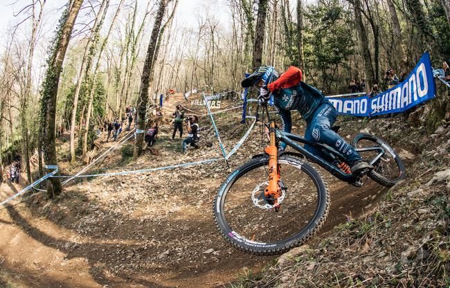 camille balanche gewinnt Weltcup-Auftakt 2022