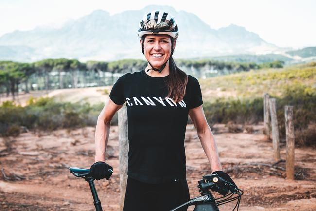 Ariane Lüthi 2020 auf Canyon