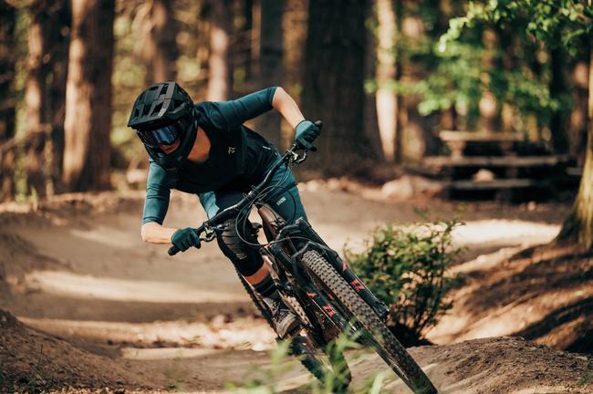 Trigger FF Helm, Carve X ¾ Henley, Carve Hip-Hugger Shorts