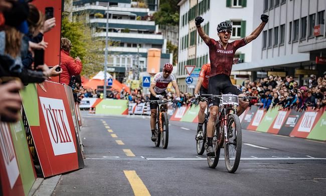 Keller und Sarrou gewinnen in Chur 2022