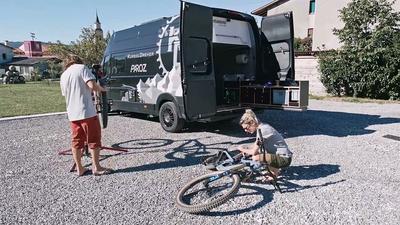 Camper Kurbeldreher von Paroz