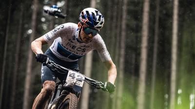 Tom Pidcock gewinnt abermals in Nove Mesto. ©Bartek Wolinski / Red Bull Content Pool