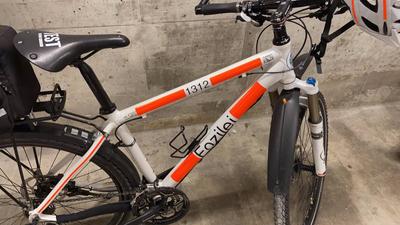 (c) Stadtpolizei Zürich Dienstfahrrad gefälscht beschlagnahmt