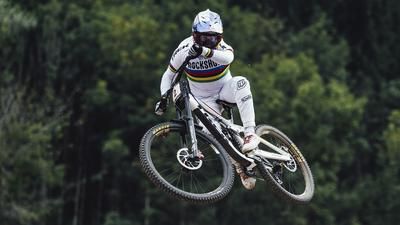Vali Höll verteidigt WM-Titel 2023.