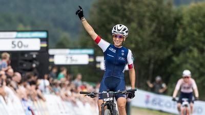 Pauline Ferrand-Prevot verteidigt Short-Track-WM-Titel 2023.