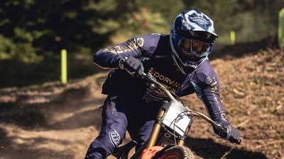 Benoit Coulanges gewinnt Downhill-Weltcup in Les Gets.
