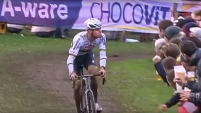 Mathieu Van der Poel Cyclocross Hulst Spucken