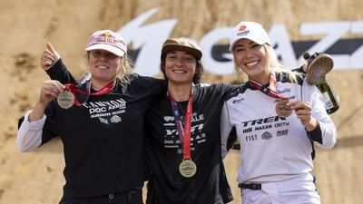 v.l. Harriet Burbidge-Smith, Robin Goomes und Caroline Buchanan.