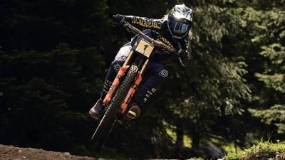 Camille Balanche gewinnt ihr erstes Rennen nach Zwangspause. ©Bartek Wolinski / Red Bull Content Pool