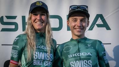 Nicole Koller und Luca Schätti, die Gewinner des Skoda Swiss Bike Cup 2026.