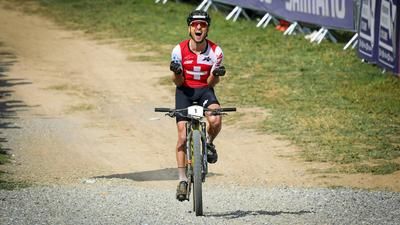 Nino Schurter wird zum zehnten Mal Weltmeister.