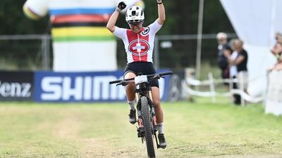 Nicole Göldi wird E-Mountainbike-Weltmeisterin 2021