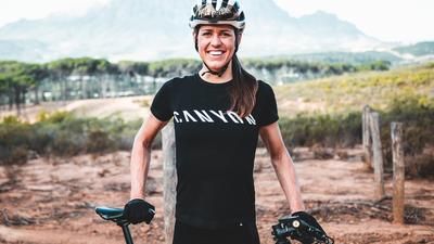 Ariane Lüthi 2020 auf Canyon