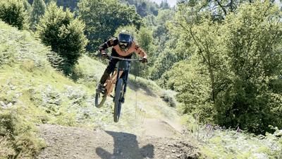 James Anderson Mountainbike Behinderung Handicap Adaptive Bike Orange Bikes