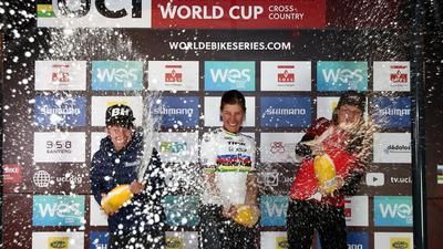 Nathalie Schneitter gewinnt E-MTB WC Monaco 2020